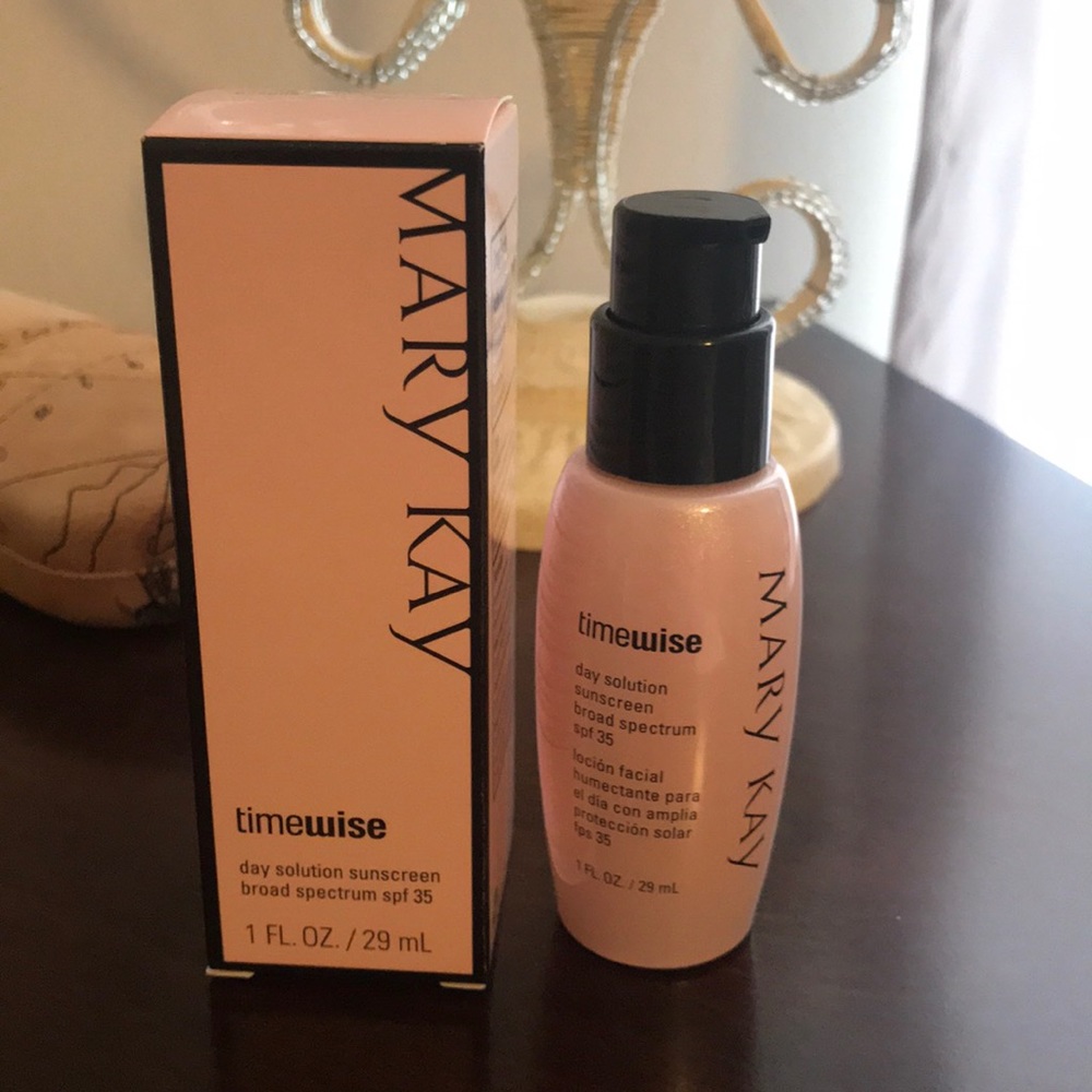 Day solution sunscreen SPF 35